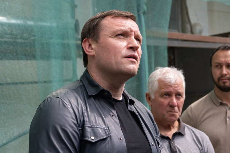    Сергей Пахомов: «Мы на сковородке вместе с коллегами-застройщиками ищем дополнительные меры, возможности, варианты, в том числе и запуск механизмов, например того же кооперативного жилья».   
Фото: «БИЗНЕС Online»