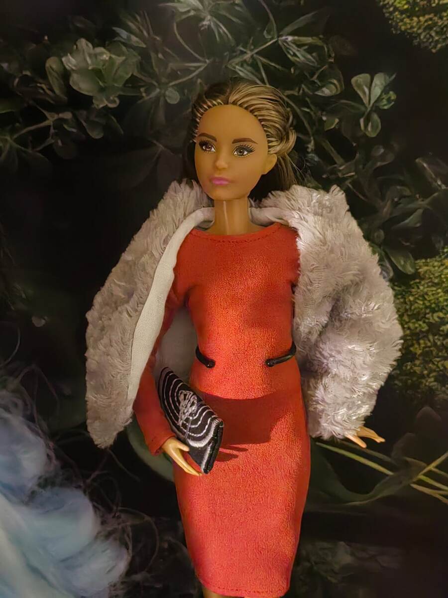 Barbie Looks HJW82 - думаю, Карла собралась в ресторан со своим женихом))