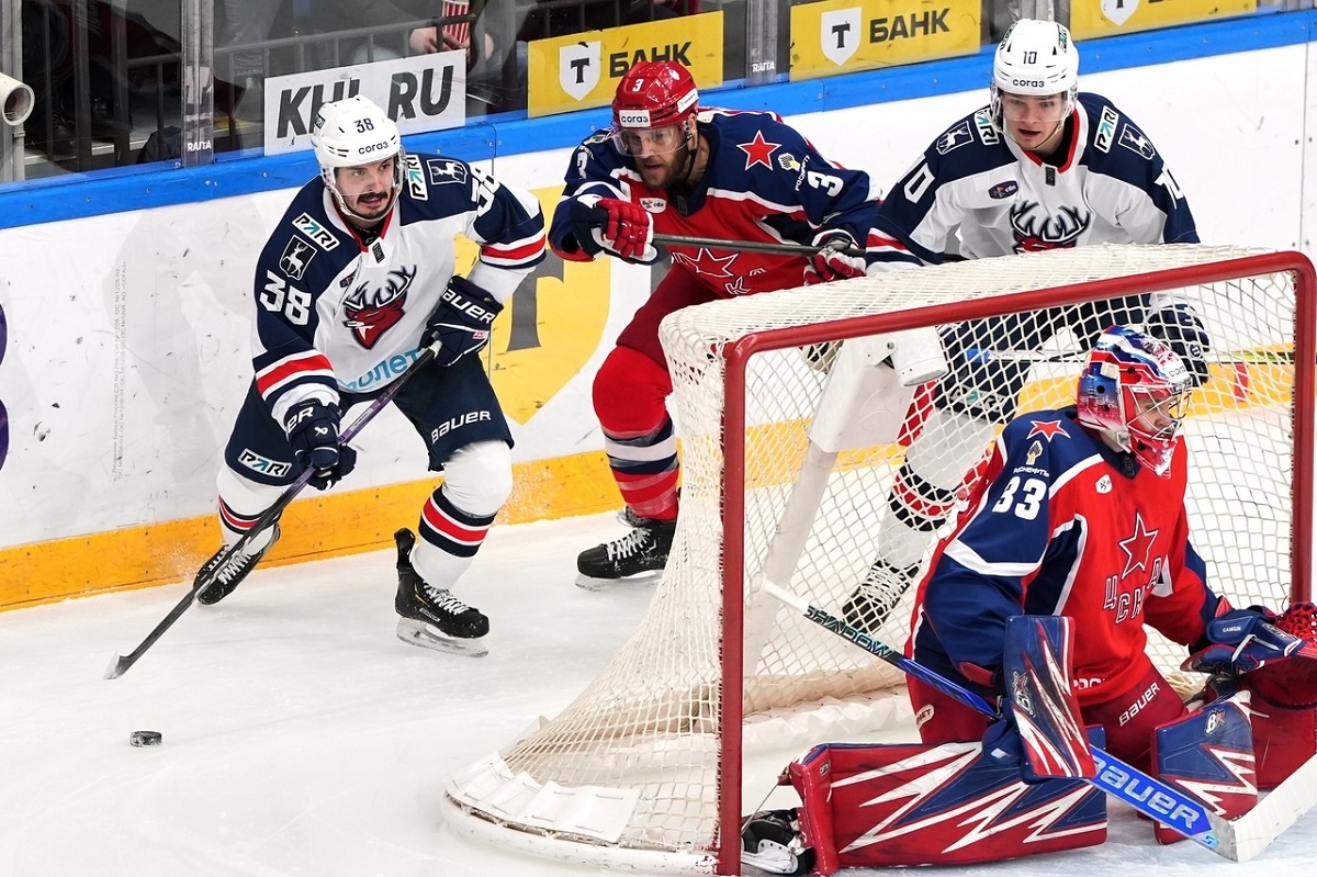    Никита Тертышный за 18 матчей в «Торпедо» забросил 5 шайб, а за 37 игр сезона в «Тракторе» – 6 (набрал соответственно 9 и 12 очков)