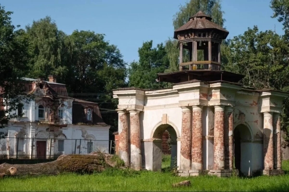    Единственная живая наследница фамилии Строгановых баронесса Элен де Людингаузен-Строганова о планы по возрождению усадьбы поддерживает