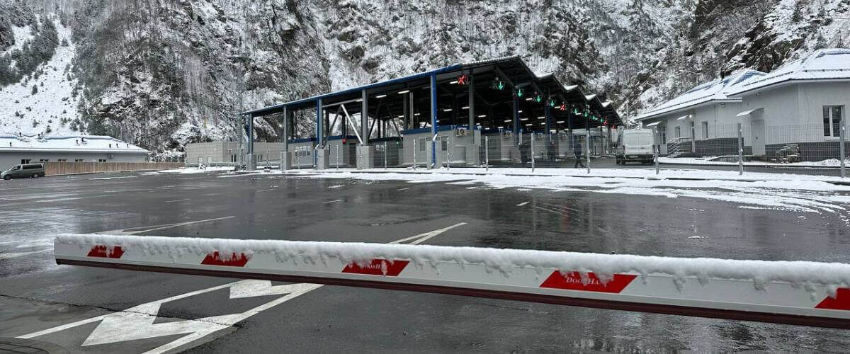 НА КПП ВЕРХНИЙ ЛАРС ВВОДЯТ БОЛЕЕ СТРОГИЙ КОНТРОЛЬ ЭЛЕКТРОННОЙ ОЧЕРЕДИ