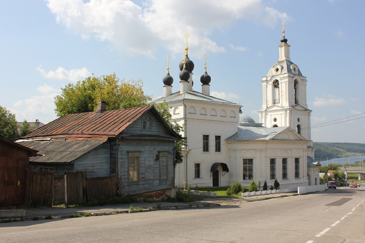 Калуга. Преображенская церковь на Смоленской улице (фото 2013 года)