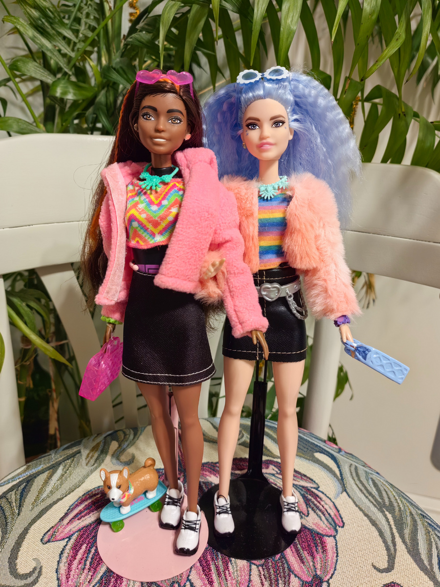 Barbie Color Reveal HCD25 и Fashionistas #170 GRB61 - Нита и Флорет