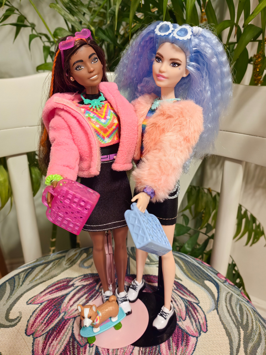 Barbie Color Reveal HCD25 и Fashionistas #170 GRB61 - Нита и Флорет