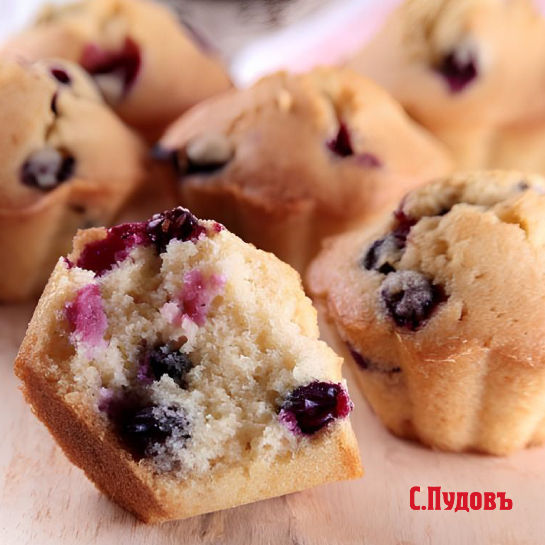 Маффины из рисовой муки с черной смородиной