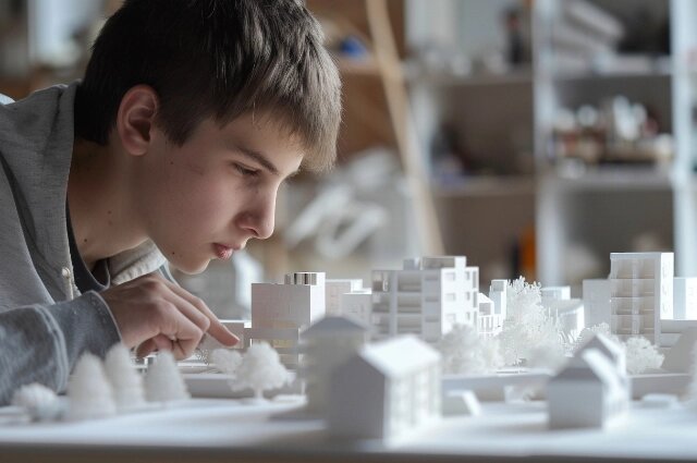    Юноша архитектор Фото: Изображение создано с помощью AI Гервин