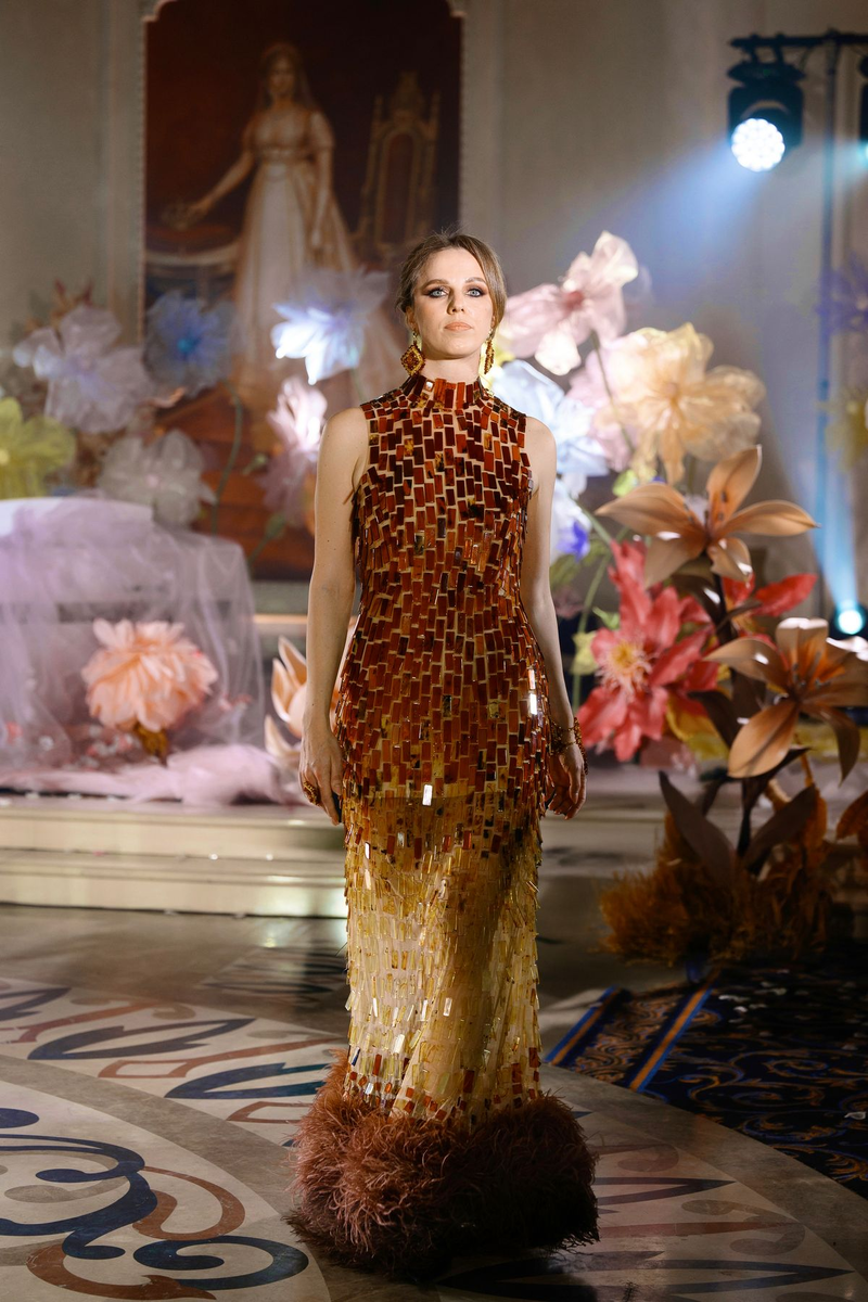 Фото: ambercombine / VK
Платье из янтаря возрастом 50 млн лет