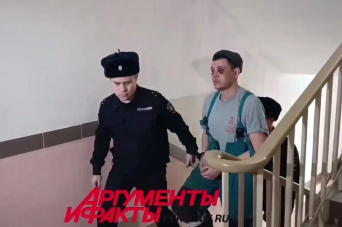    Появилось видео из суда над отчимом, от которого сбежал мальчик в Перми