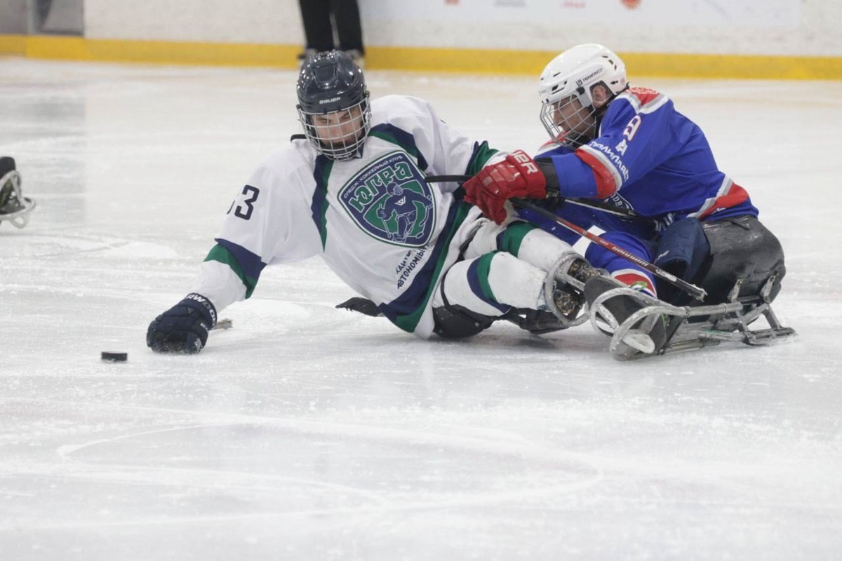    «Югра» завоевала серебряные медали чемпионата России по следж-хоккею