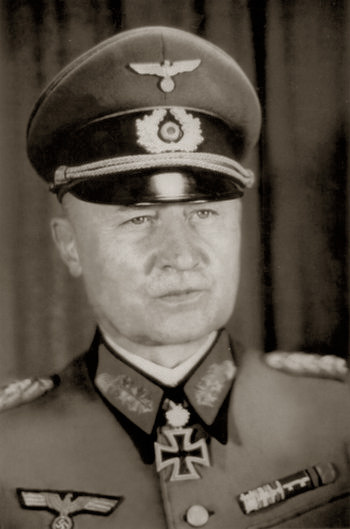 Карл Хильперт (12 сентября 1888 — 1 февраля 1947) — немецкий офицер, участник Первой и Второй мировых войн, генерал-полковник, кавалер Рыцарского креста с Дубовыми листьями