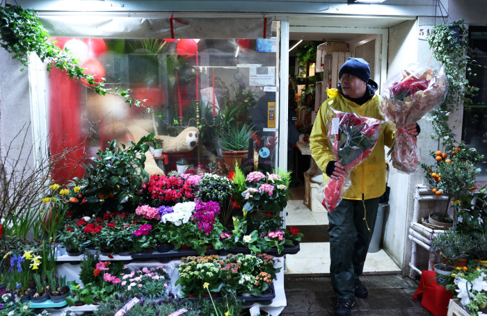    REUTERS/Claudia Greco