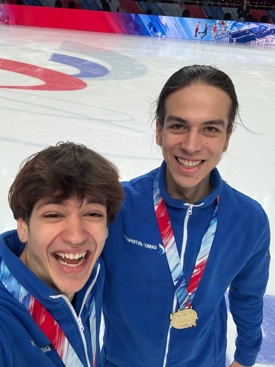 Владислав Дикиджи и Петр Гуменник. Фото: телеграм-канал фигуриста Дикиджи