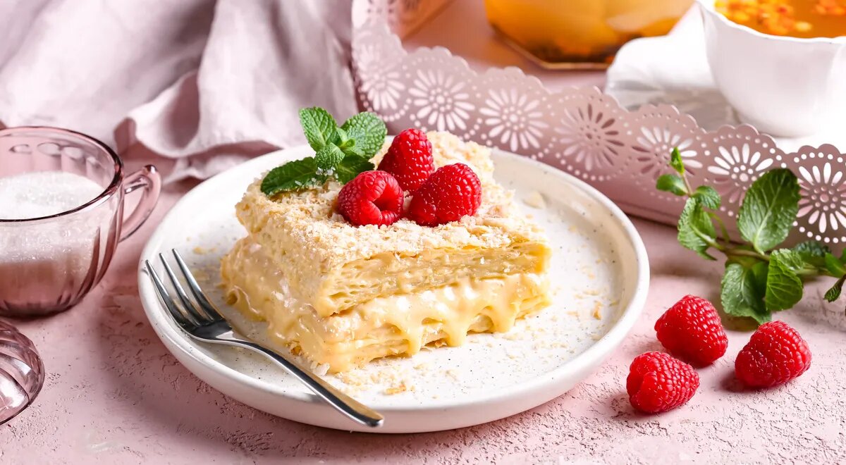   Быстрый торт «Наполеон» из готового слоеного теста