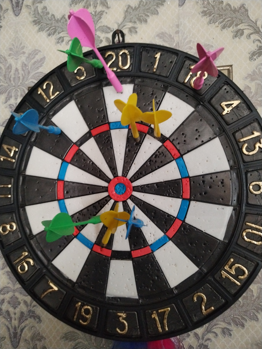 Жизнь как вот этот дартс.