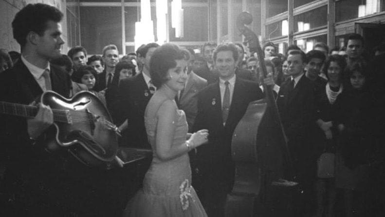 Тамара Миансарова (в центре). 1963–1964. Москва. Фотография: Всеволод Тарасевич / Мультимедиа Арт Музей, Москва