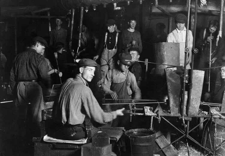 Советские рабочие, 1930 год. фото из rg.ru