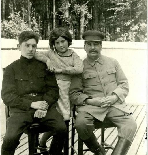 Иосиф Сталин: сын, муж, отец, генералиссимус