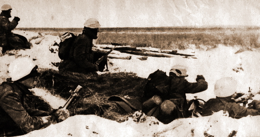 Немецкие пехотинцы в ожидании атаки