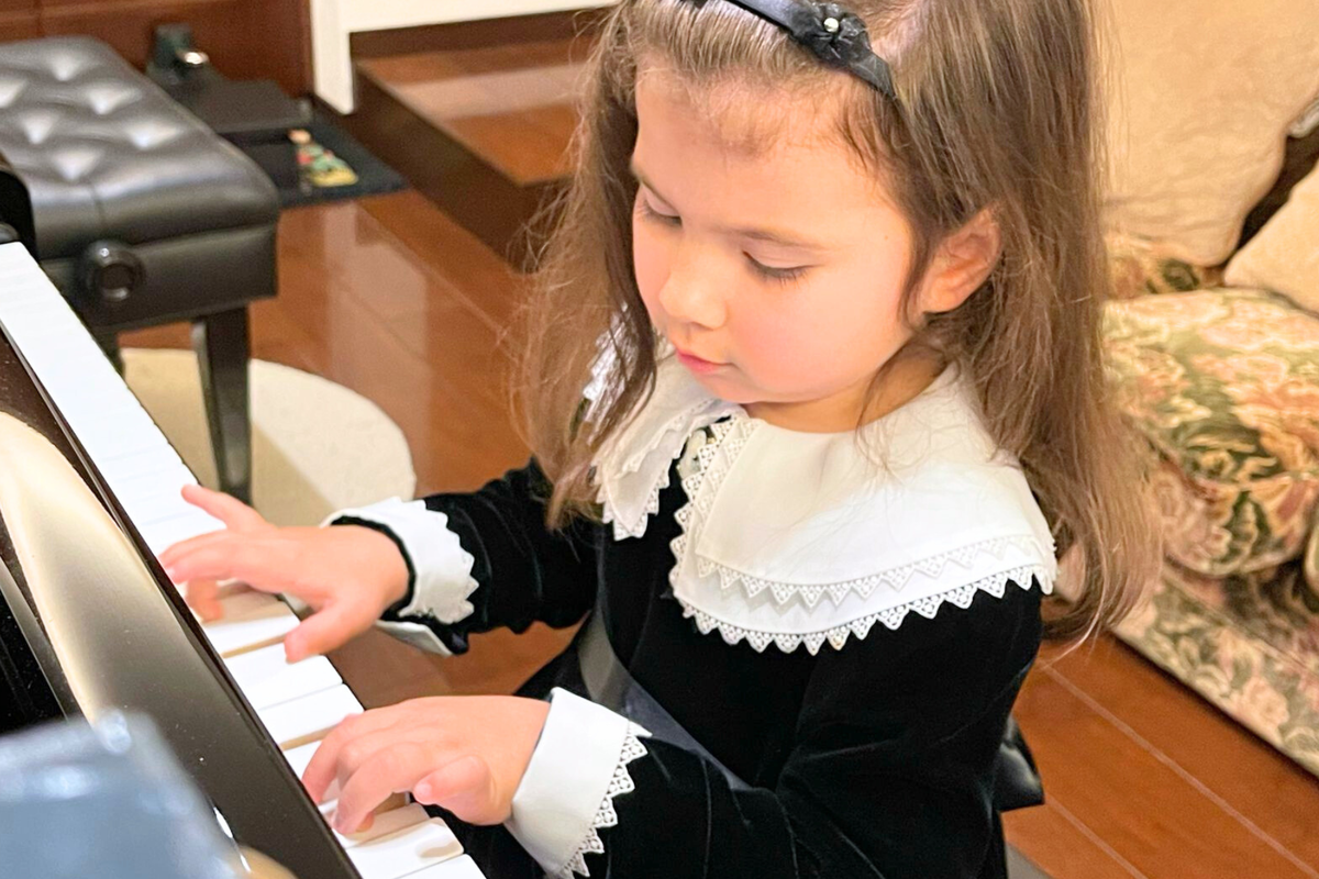 Студентка P'titCREF, маленькая пианистка Мария Санада