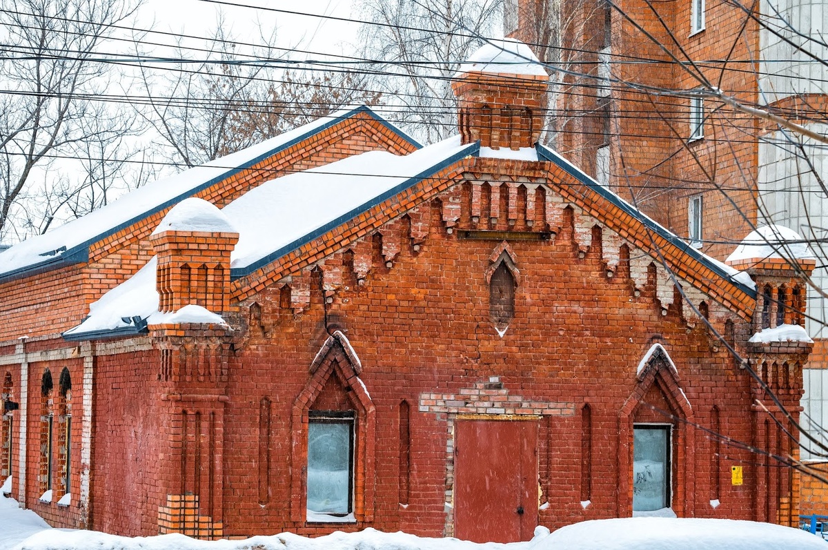 Вот таким был дом до того, как стал Щекунчиком Источник: https://ipbatman.blogspot.com/2019/03/neobychnyj-dom-na-gogolya.html?ysclid=m7vlglw3ro595031020