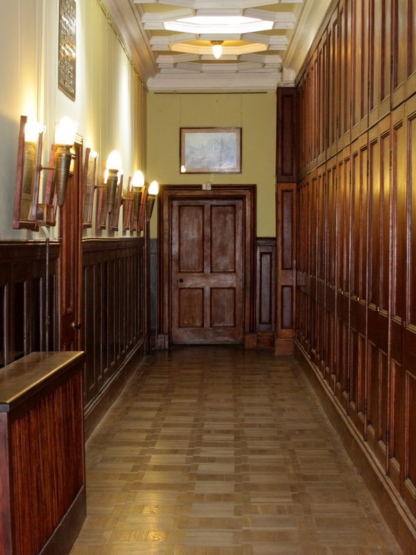 Входной коридор. во дворце. Фото из интернета.