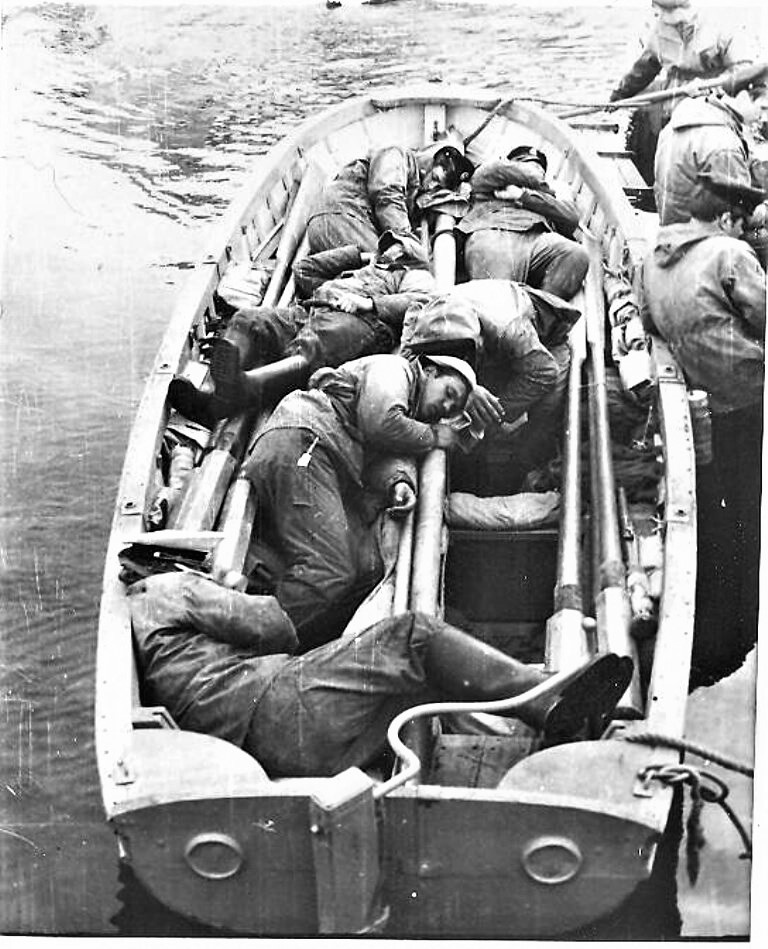 Фото 1977 года из архива Л. Б. Долматова.