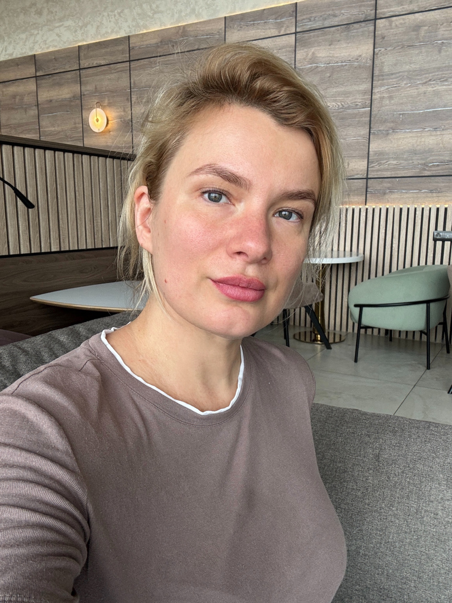 Вот мои новые брови на следующий день после покраски. Чудо, как выразительны! 