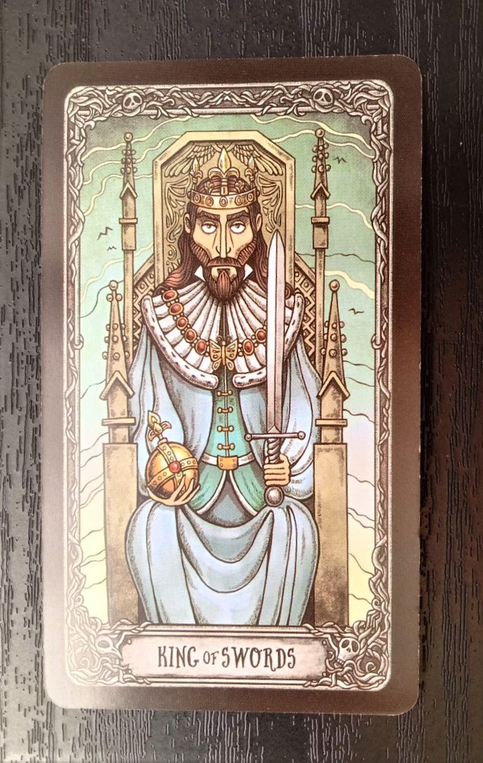 Карта дня из колоды таро "Темный особняк"