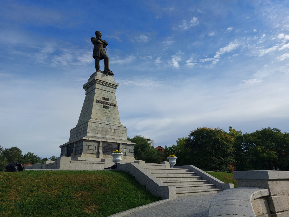 Очень красивый памятник, изображение которого вам наверняка очень знакомо