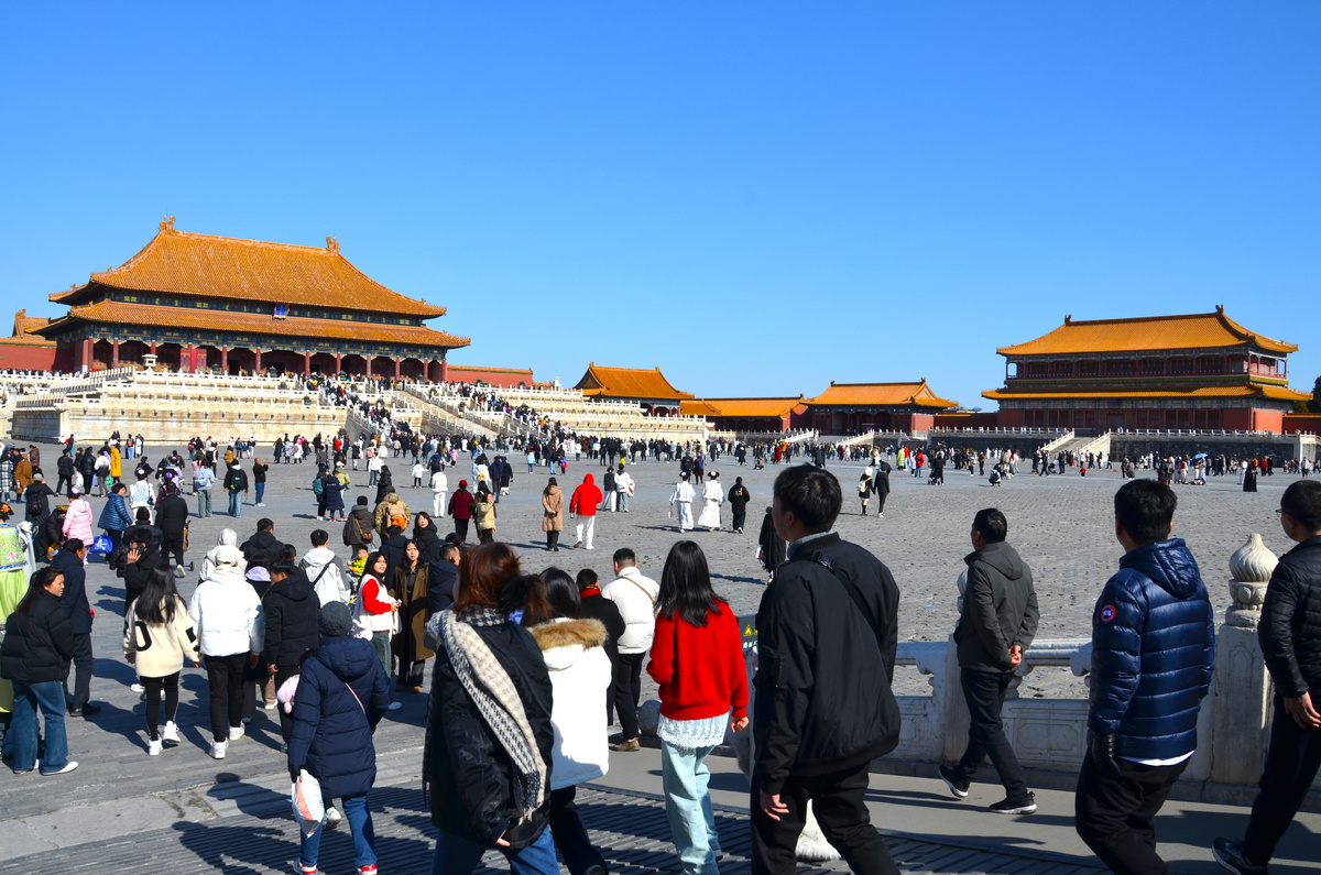 Самая большая площадь Запретного города и самое большое здание в нём - Зал Высшей Гармонии. Фото автора.