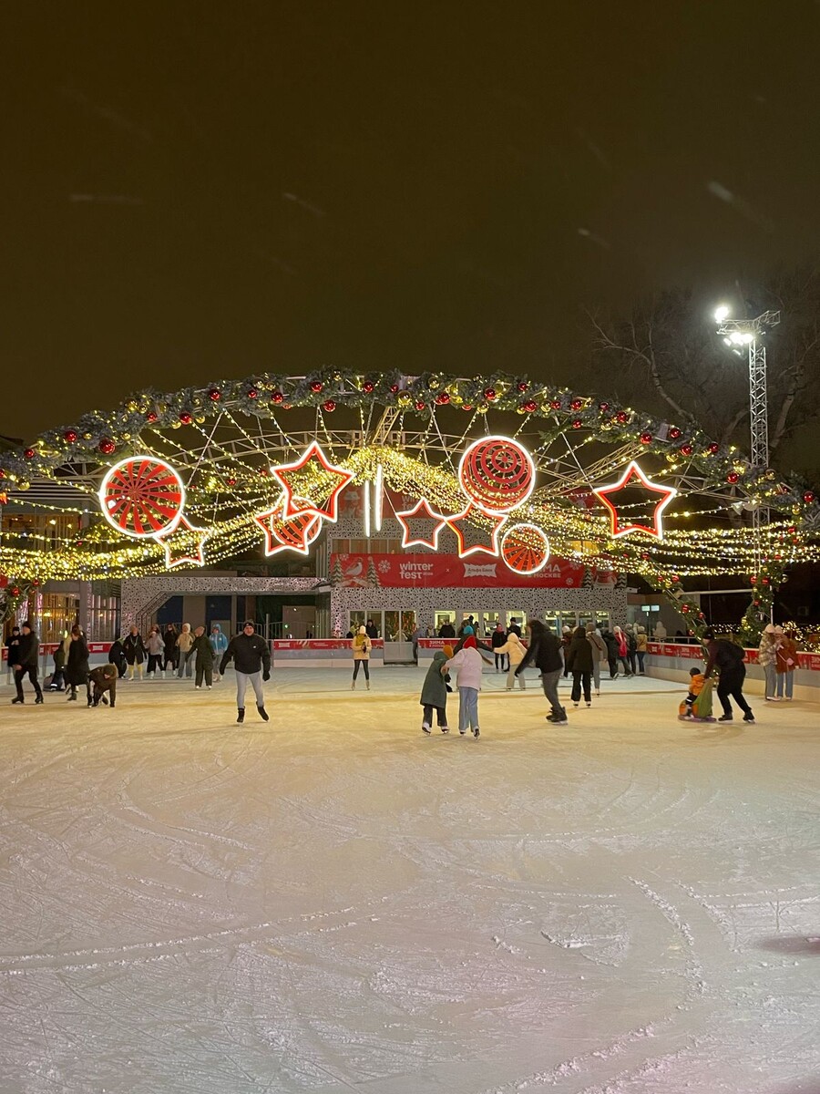 Каток в Саду Эрмитаж © "Покажу Москву"