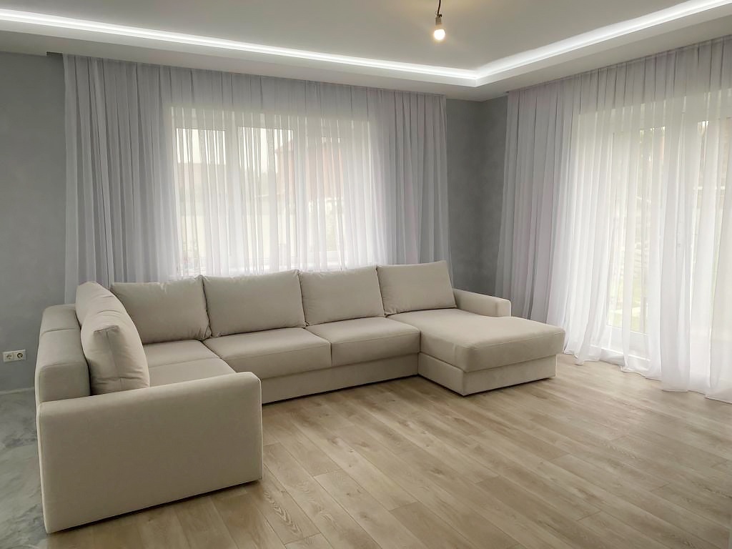 Модульный диван «Вегас» - это максимальное сочетание удобства, функционала и эффектного оформления в мягкой мебели. Диван с легкостью подстроится под любое помещение, независимо от сложности интерьера или планировки.