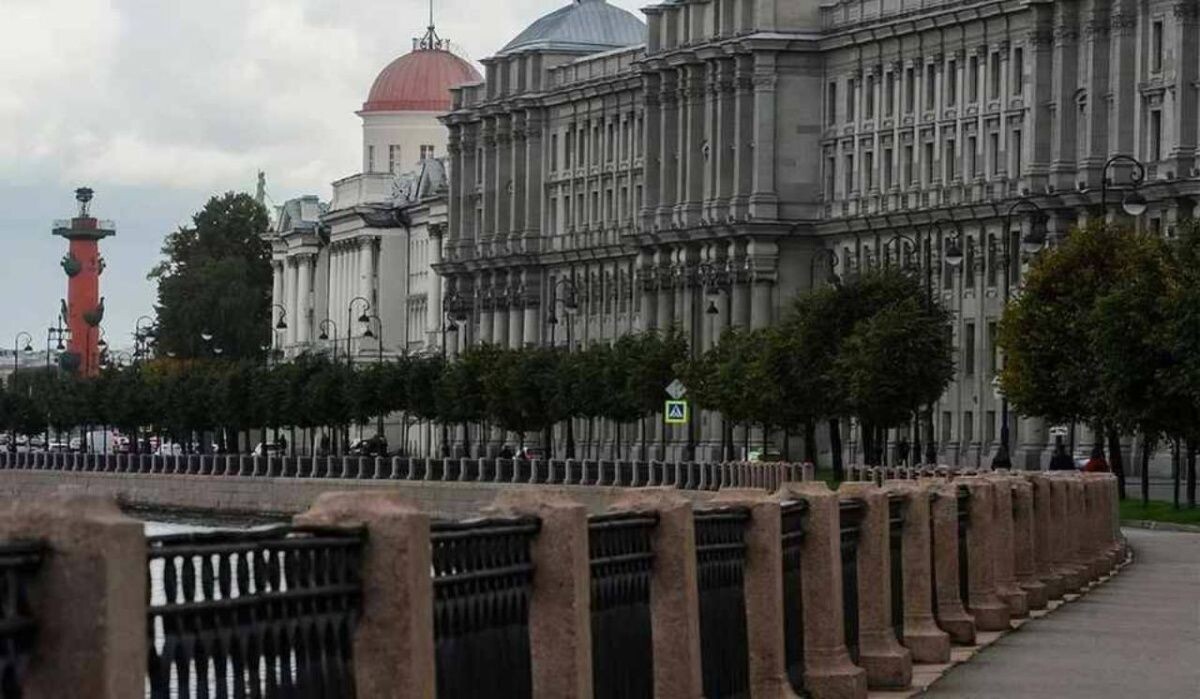     Набережная Макарова. Источник: kp.ru Автор фото: Юлия Пыхалова