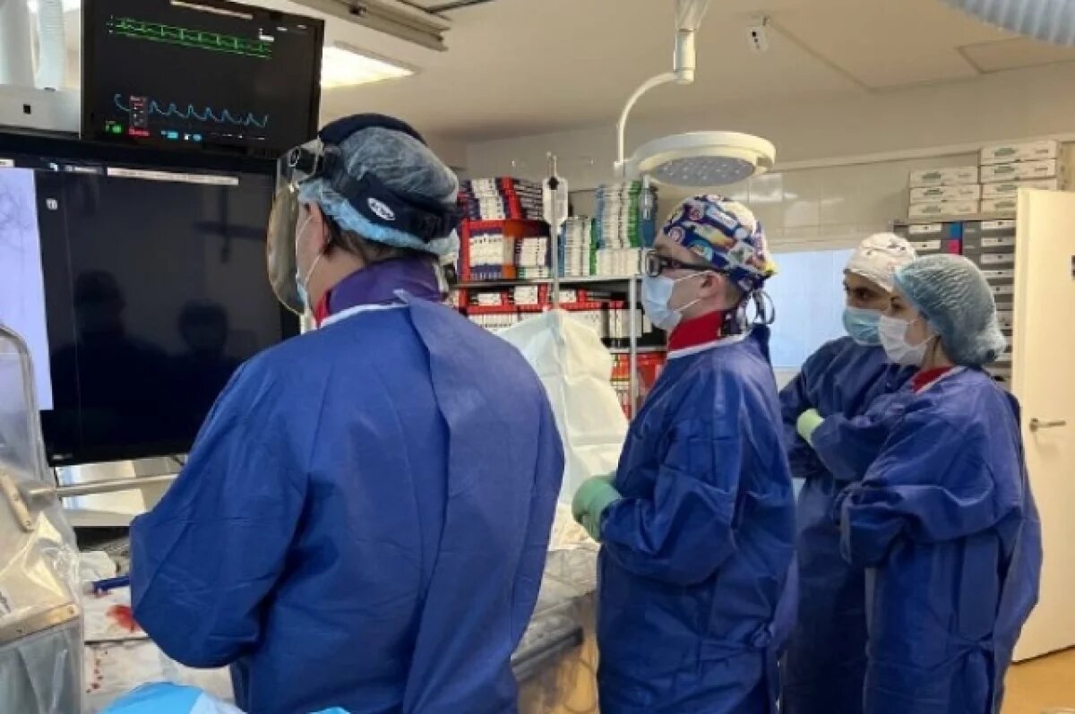    В Югре врач районной больницы удалил из толстой кишки пациента 22 опухоли