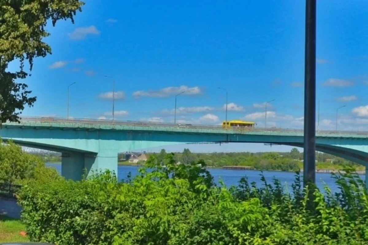    Ярославец предложил установить подсветку на Октябрьский мост