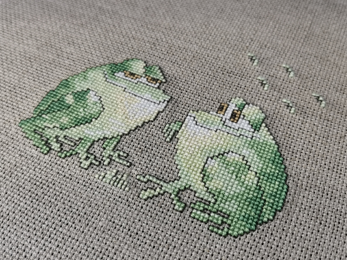 Вышивать на этой основе понравилось. Это цвайгарт 20 каунта. Купила бы ещё в запас, но нетуть. Нахожусь в режиме ожидания. Каунт хоть и мелкий, но вышивка в две нити на такой аиде была вполне комфортной.