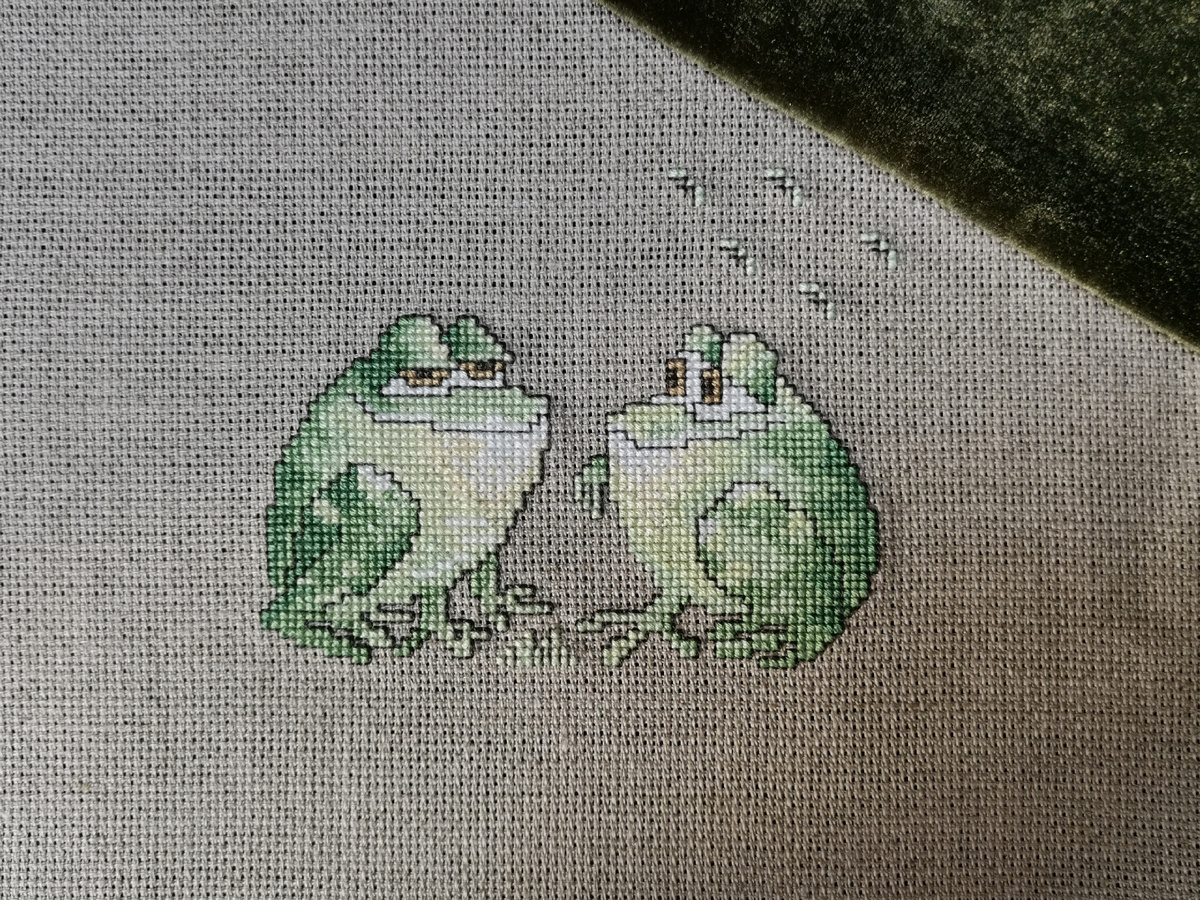 Максимально очаровательная парочка. "Дорогой, с меня мухи на обед и комфортная травка для уюта" "Ок, отлично. А с меня харизма 😎"