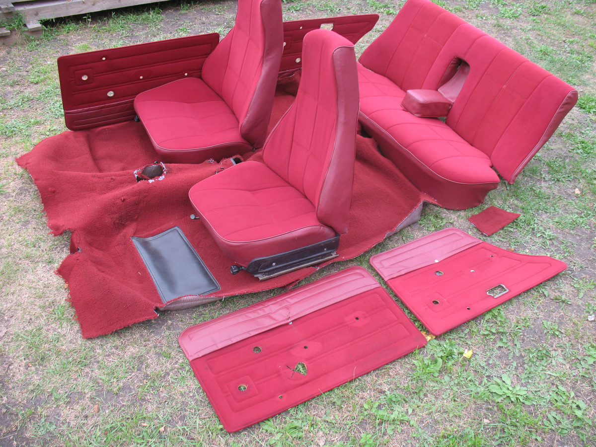 Красный велюр (Малиновый) салон, ваз 2107.