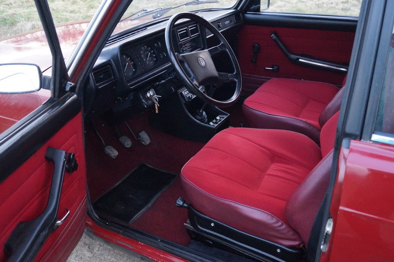 Красный велюр (Малиновый) салон, ваз 2107.