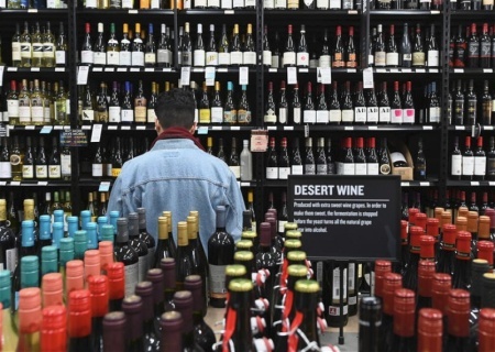    В Канаде прекращают продажу алкоголя из США