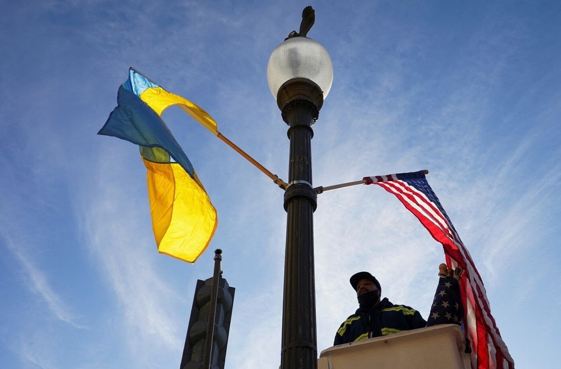    Медведев допустил, что США возобновят поставки оружия на Украину