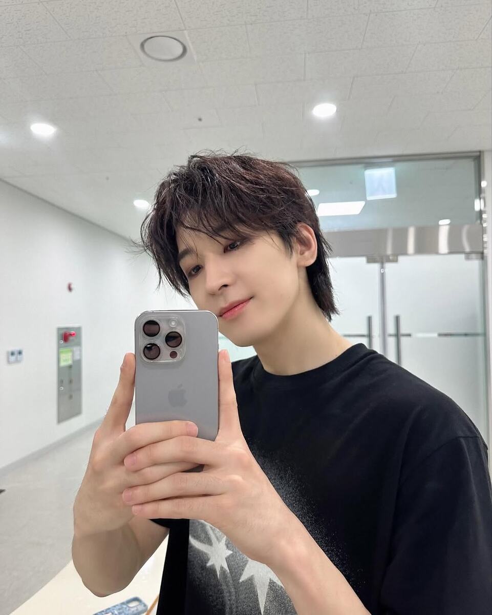    Вону из SEVENTEENСоцсети