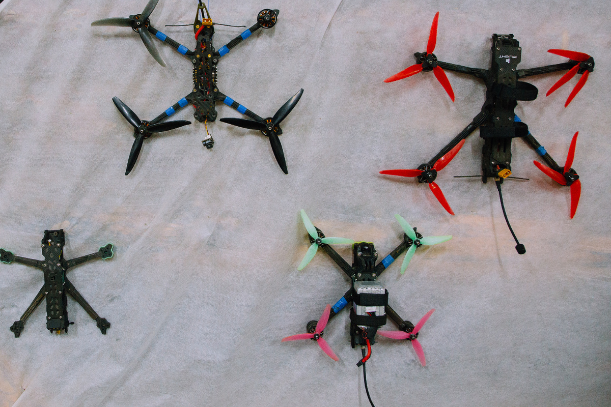 Школу управления дронами создала семья. Фото: Григорий КУБАТЬЯН. 