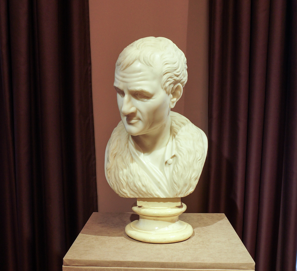 Жан Батист Лемуан Старший (1704-1778). Скульптурный портрет Жан-Жака Руссо. 1766 г., мрамор  