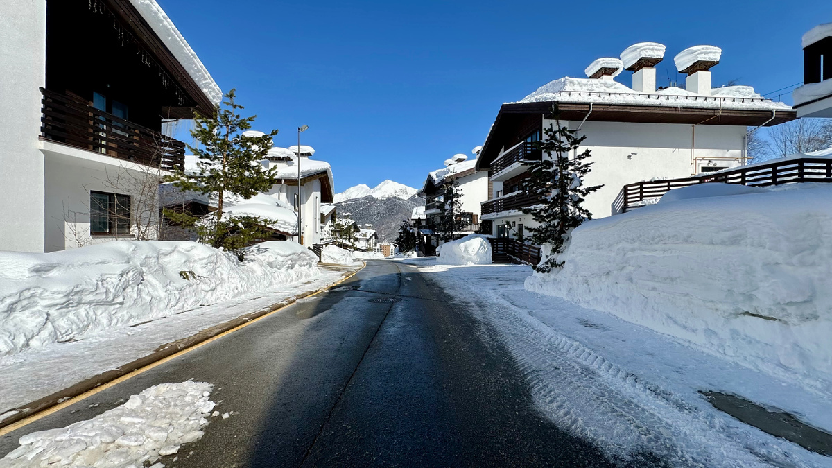 На Красной Поляне в этом году очень много снега