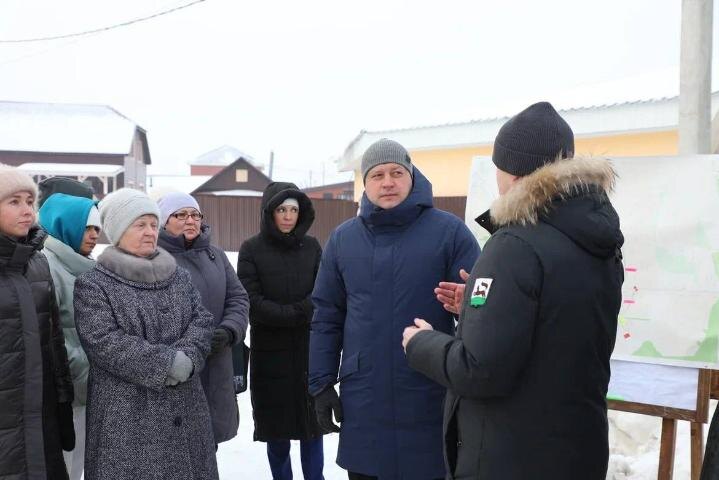    Мэр Уфы Ратмир Мавлиев в Нагаево; Фото: t.me/ratmirmavliev