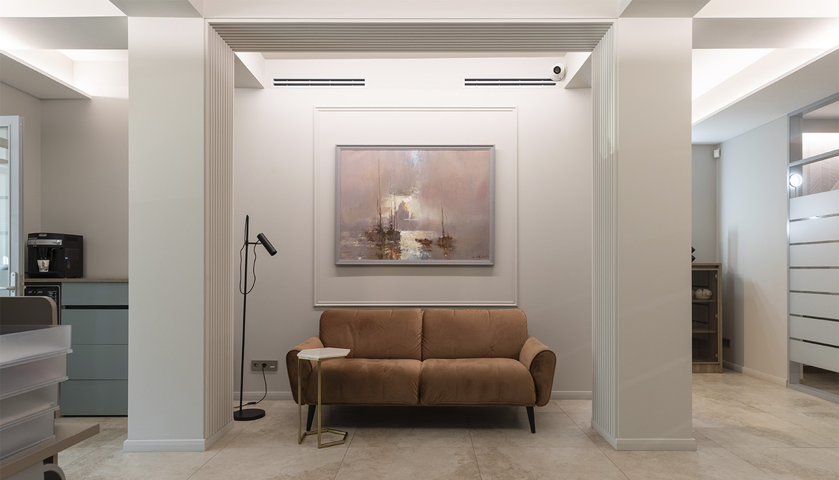 Зона ожидания из проекта BRIGHT BURO для юридической компании