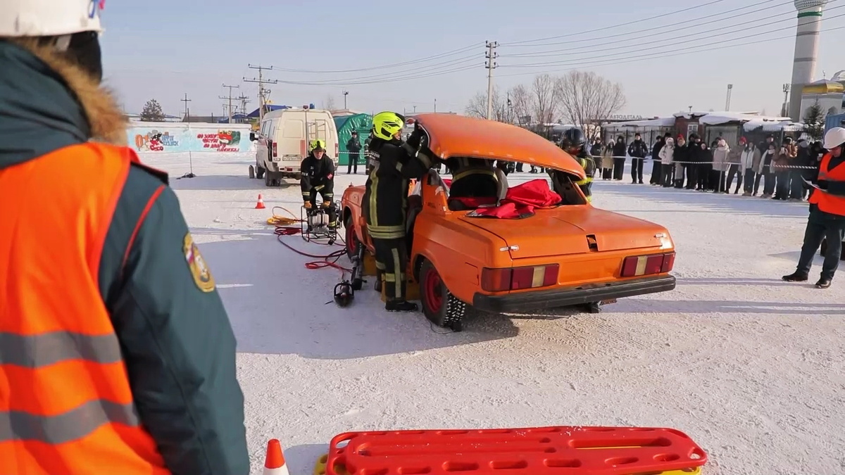    В Нефтеюганске прошёл муниципальный этап соревнований пожарных