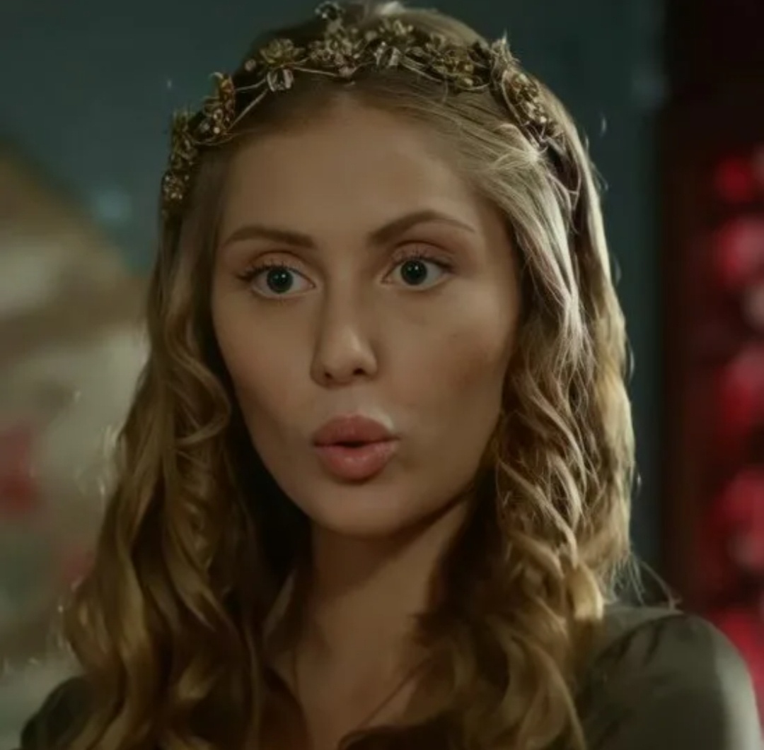 Смотрите! Ещё вчера этого ожерелья не было! 