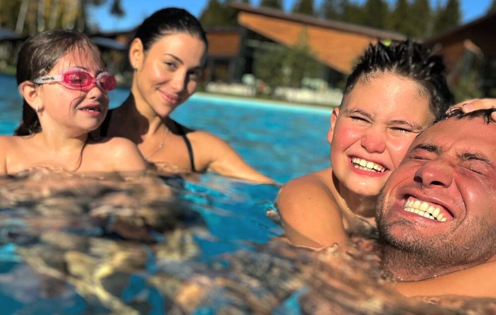 Зепюр, Павел, Тимофей и Мия неплохо проводят время вместе